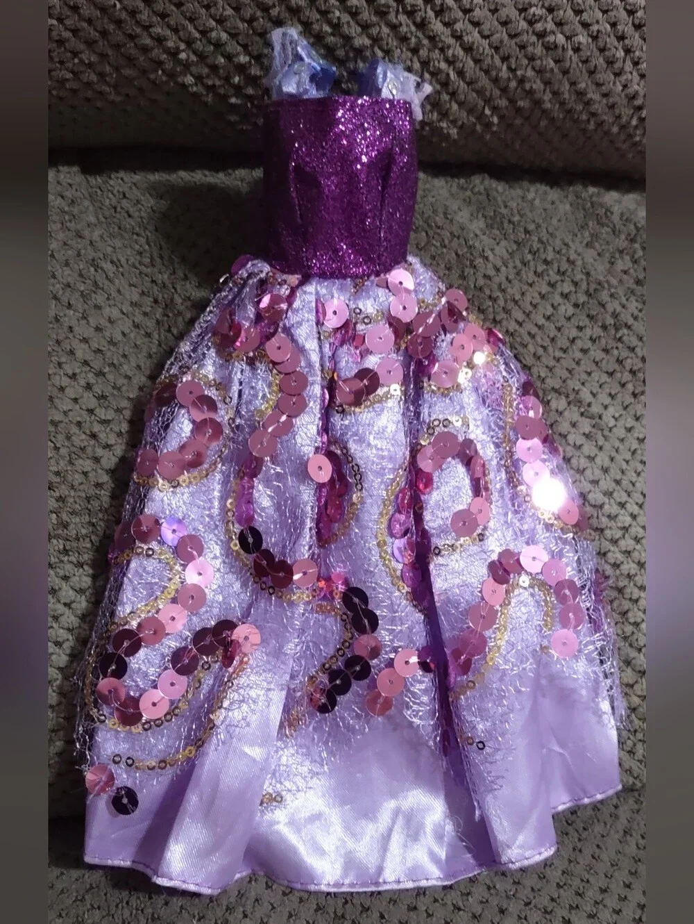 Source Unknown fashion doll